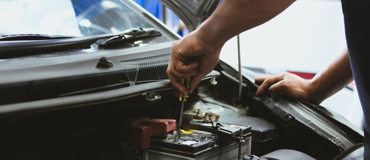 All about car battery replacement cost in the UAE