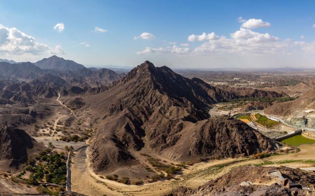 Road to Wadi Shawka 