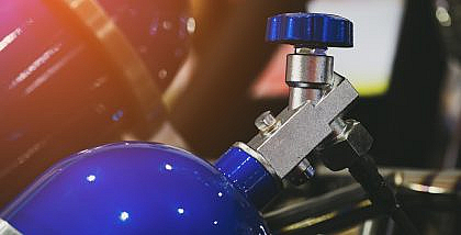 Nitrous oxide cylinder