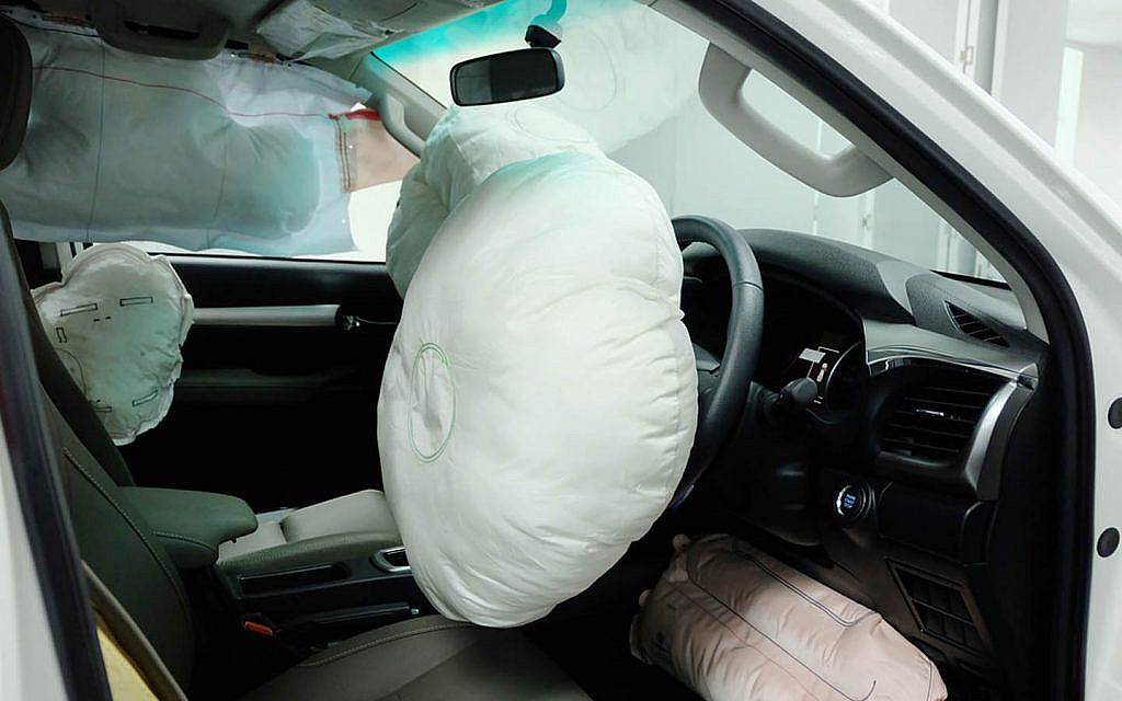 airbags in car