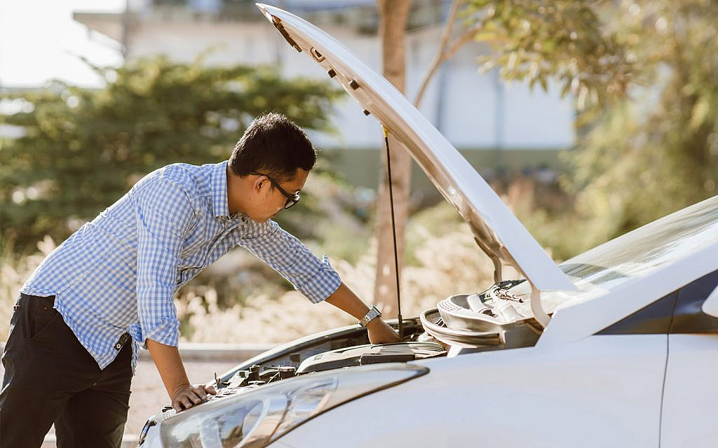 Detect Car Vacuum Leaks Symptoms & Codes