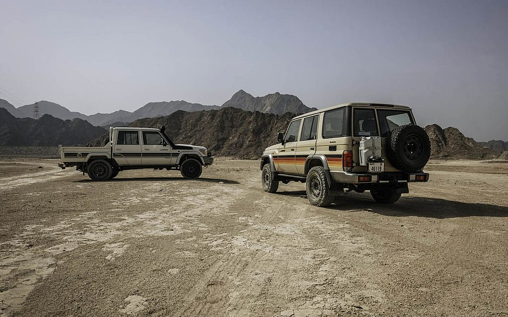 Land Cruiser Overlander Wagon and Double Cabin variant