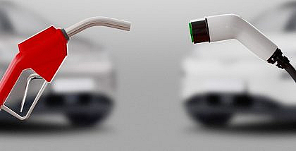 مضخة وقود وكيبل شحن