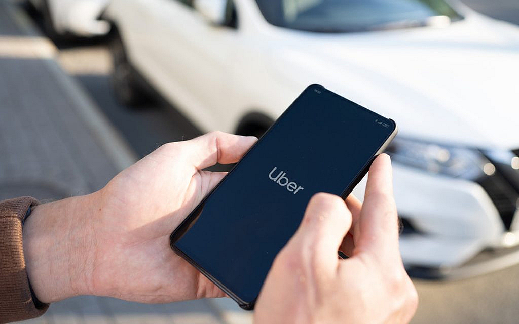 Uber UAE app is one of the best dubai transportation app