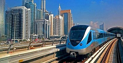 مترو دبي يغادر المحطة