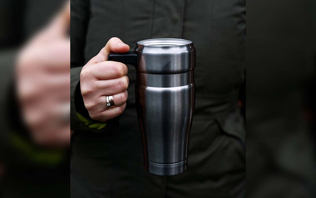 Thermal coffee mug is among the many affordable gifts for car lovers