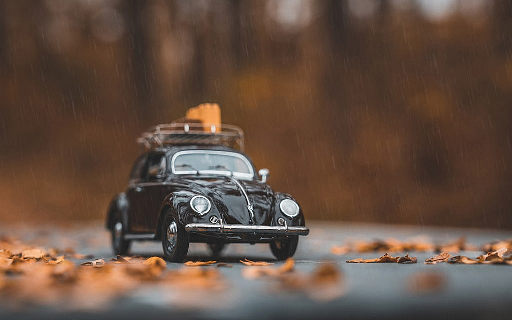 Car scale models are among unique gifts for car enthusiasts