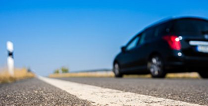 hard shoulder driving in the uae is quite dangerous