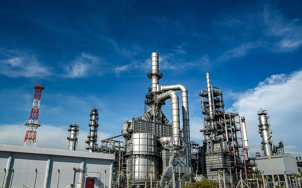 Industrial plant for fuel production