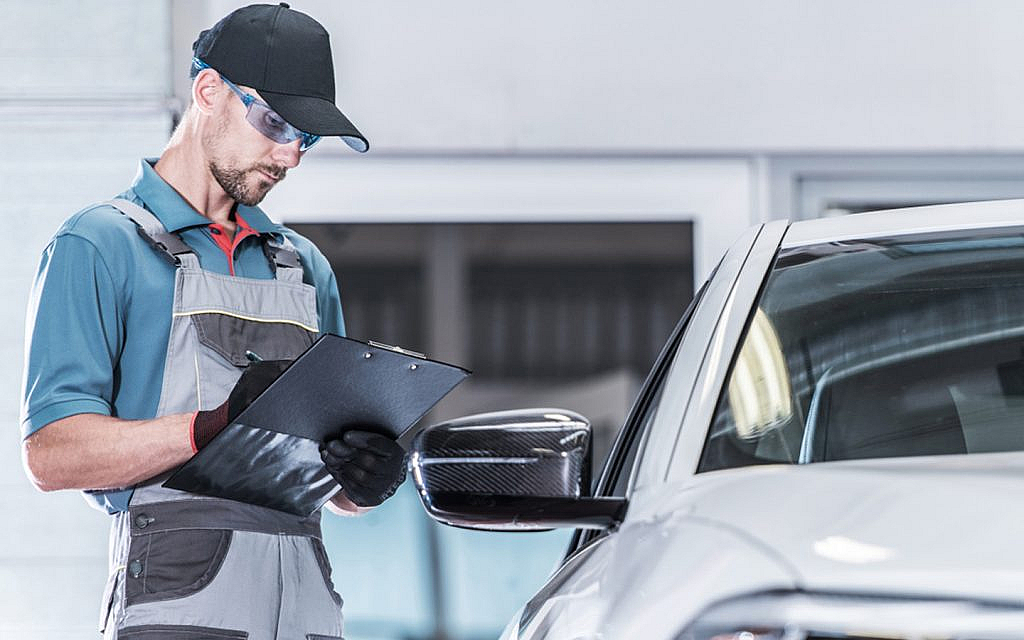 Checking car insurance claim