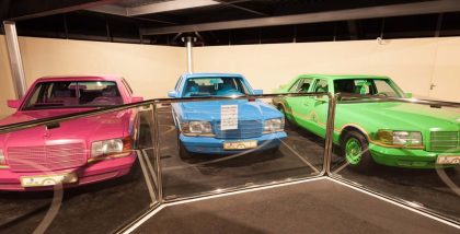 سيارات ملونة