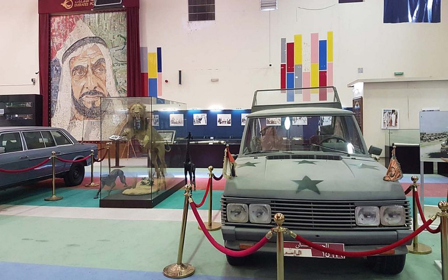 سيارة في متحف ابوظبي