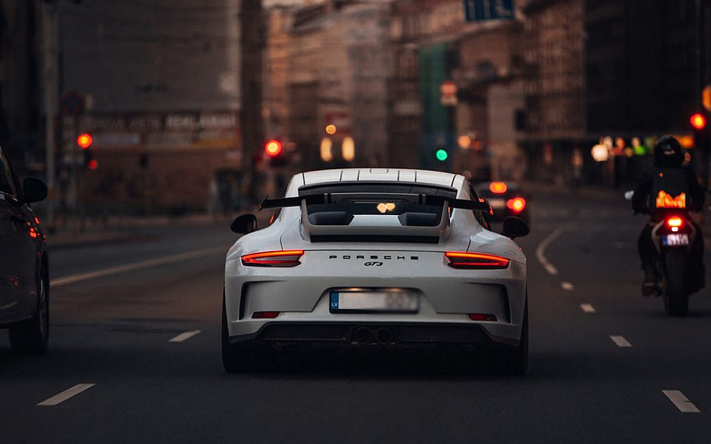 Porsche Turbo 911 is a performance car