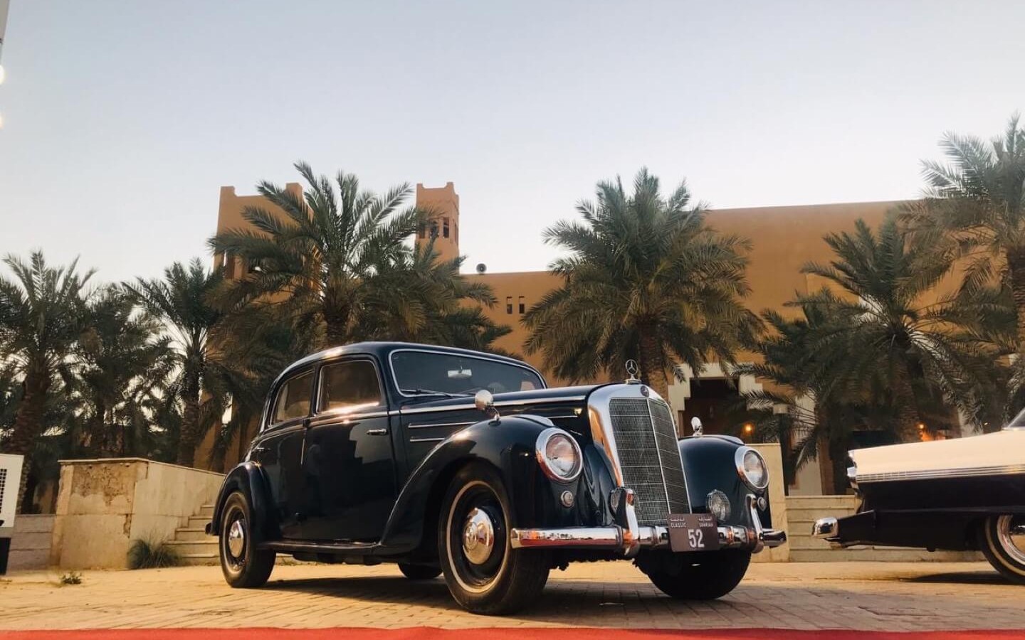 إحدى السيارات الكلاسيكية من متحف الشارقة للسيارات الكلاسيكية