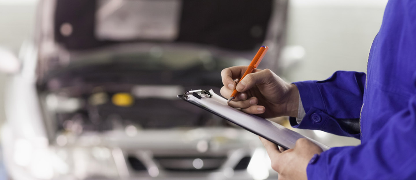 You can find several car garages in Al Ain