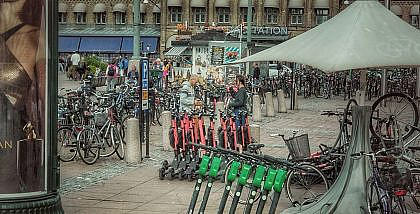 سكوترات متوقفة في دبي