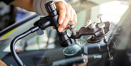 تصليح زجاج السيارات في دبي