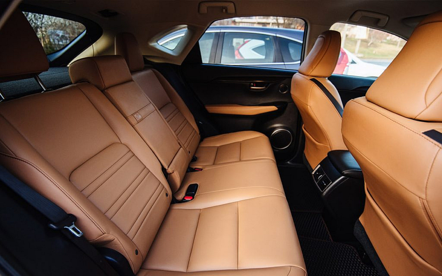 سيارة من الداخل