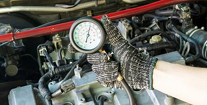 You can easily check the pressure leaks by doing an engine compression test