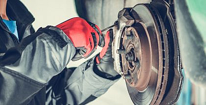 step-by-step guide on brake pads and rotors replacement at home