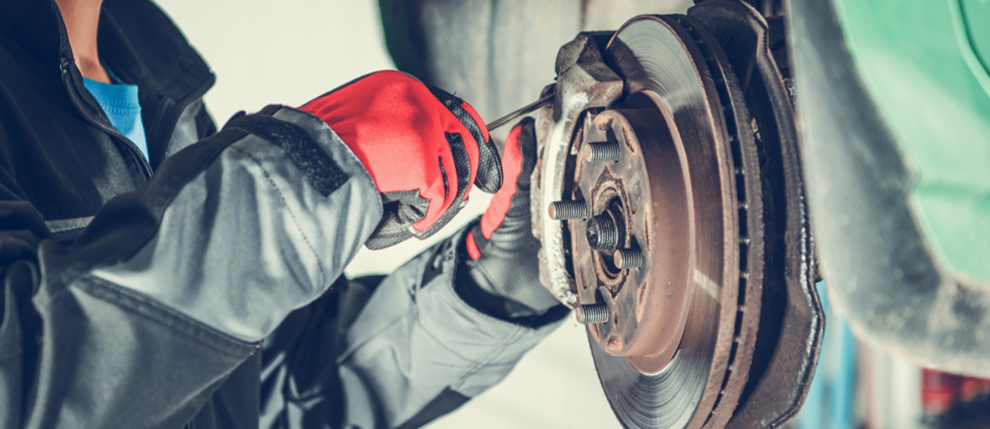 step-by-step guide on brake pads and rotors replacement at home