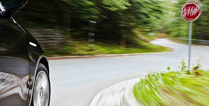 To report a traffic violation in Dubai you can use the RTA and Dubai police app