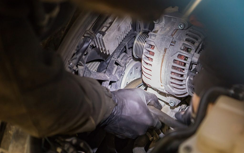 Signs and Damages of a Wet Car Alternator