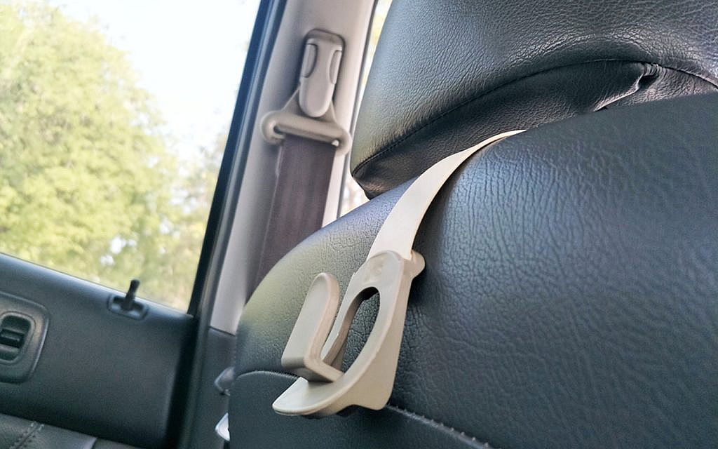 clips for hanging bags at the car back seat