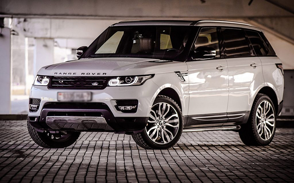  Range Rover Sport is a popular SUV   
