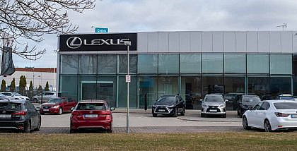 صالة عرض لكزس