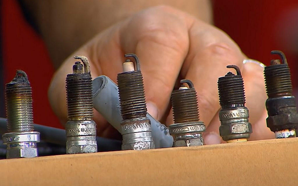 Reading spark plug