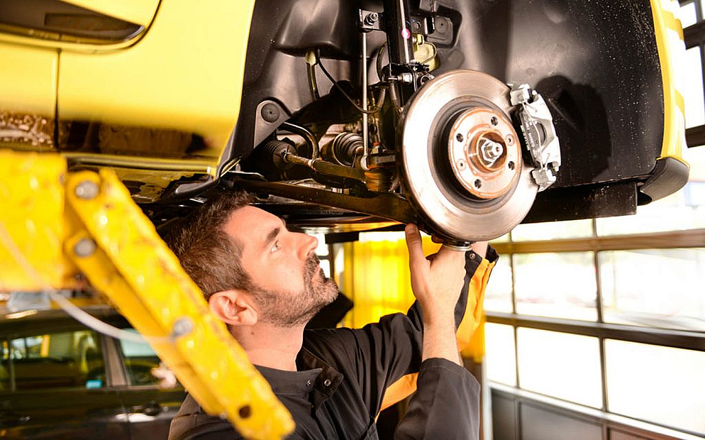 Symptoms Of Bad Axles On Car