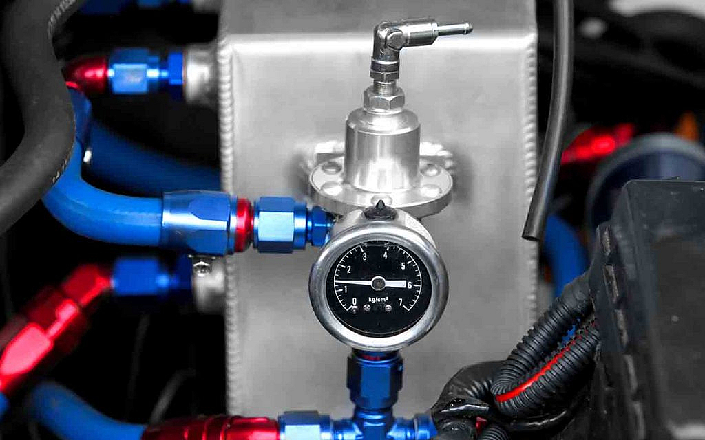 Signs & Symptoms of a Bad Fuel Pressure Regulator