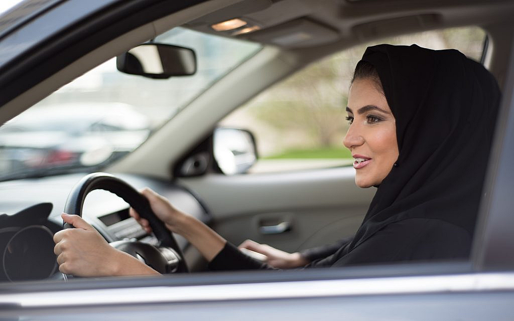 You must fulfil the legal requirement to get a driving licence in Dubai