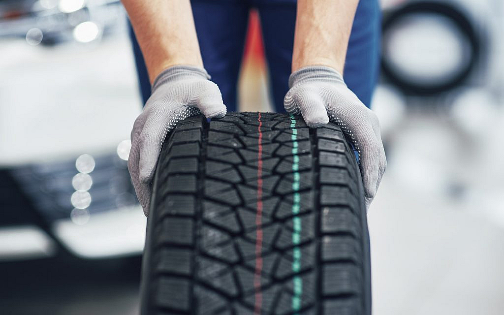 Buy quality car tyre to reduce noises