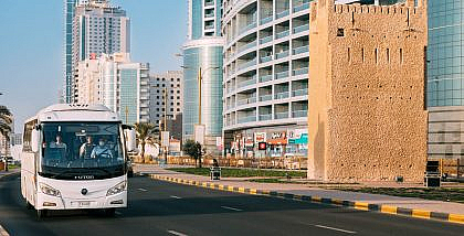 باص أبيض