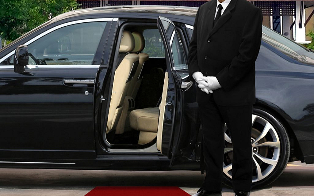Chauffeur Services in Dubai Sixt, One Click Drive & More