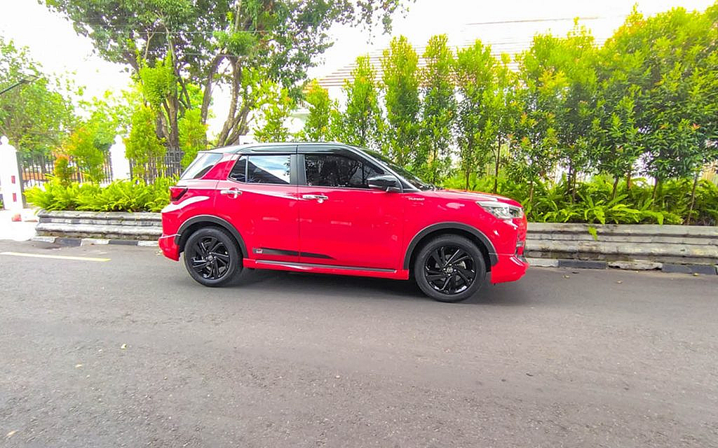 Toyota Raize 2022 compact SUV parked in a street