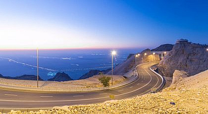 طريق في وادي