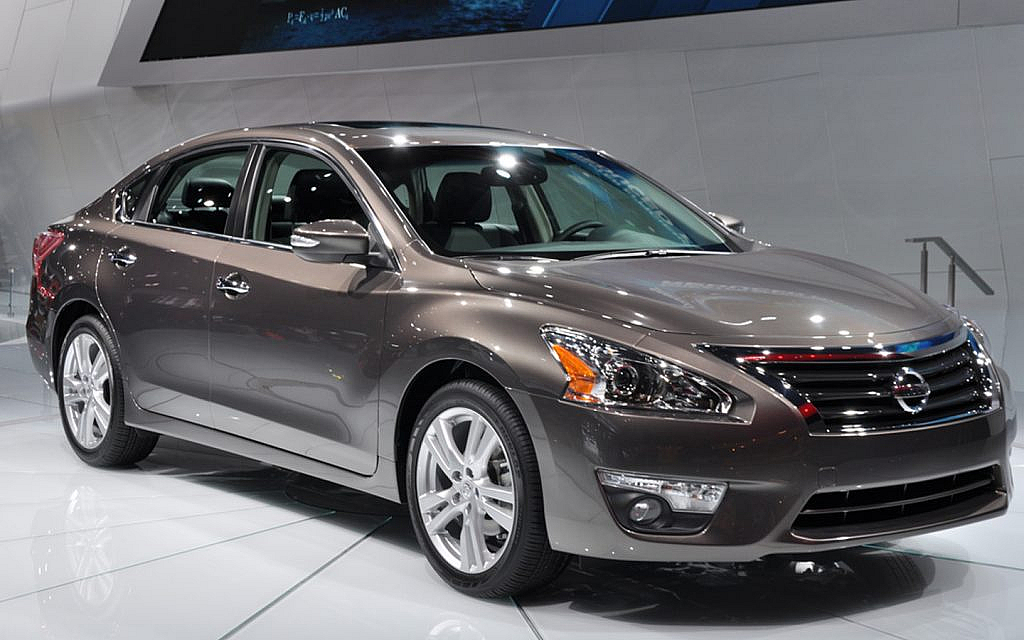 Nissan Altima parked somewhere in Dubai