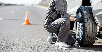 عامل تبديل إطارات