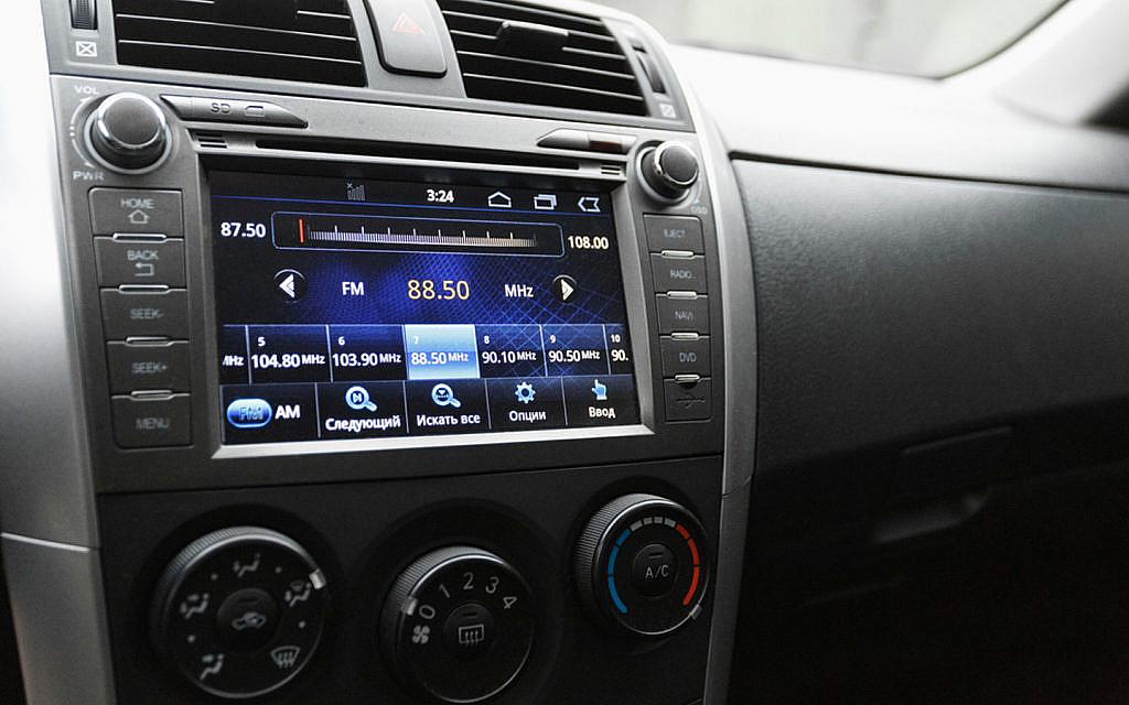 secure your car from being hacked by adapting prevention tips