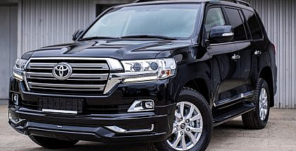 لاندكروزر سوداء