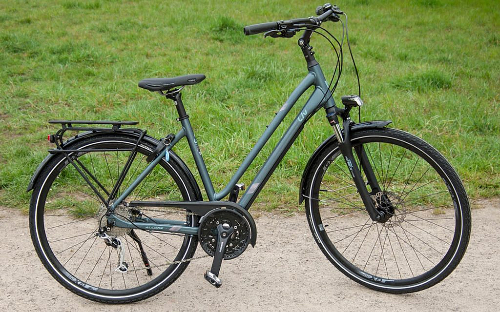A trekking hybrid bike