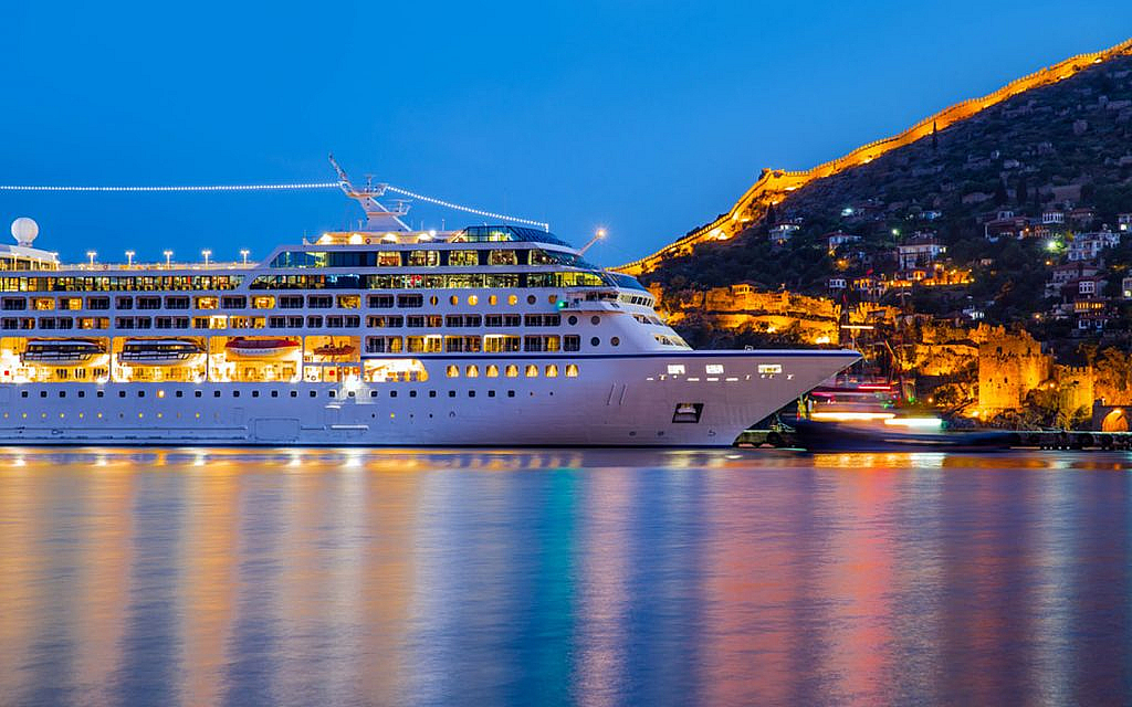 International cruise ship