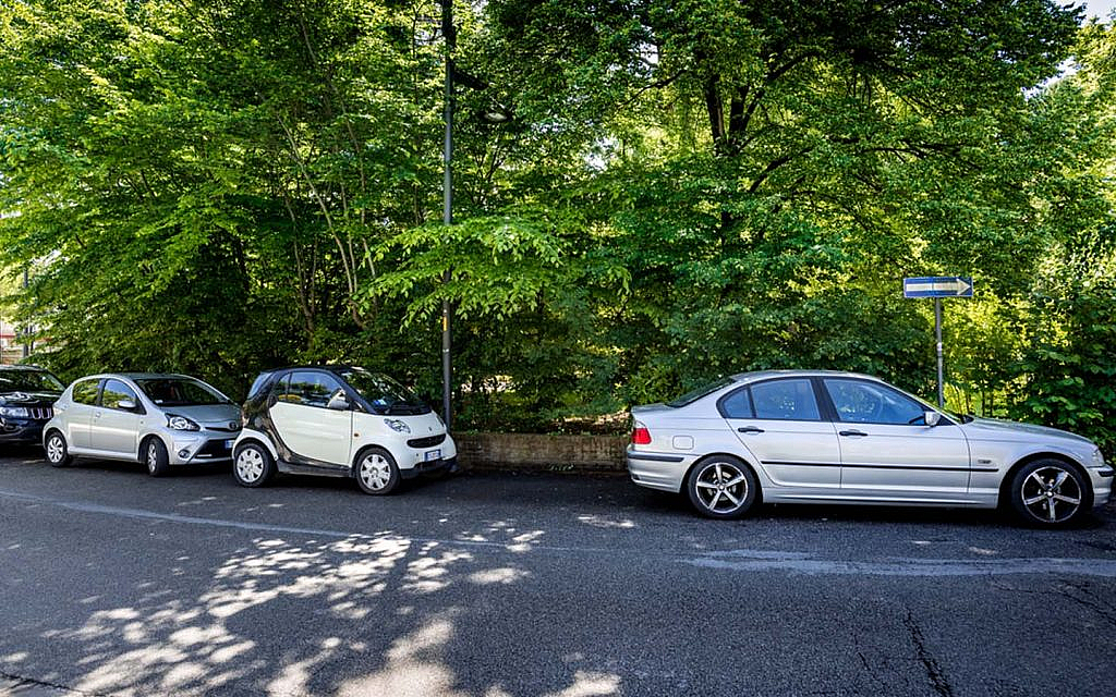 Parking in small space is one of the parking mistakes to avoid 