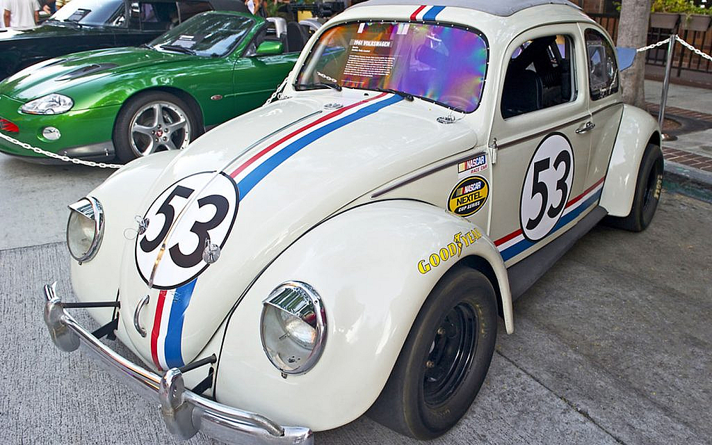 فولكس فاجن البيضاء بطلة فيلم Herbie