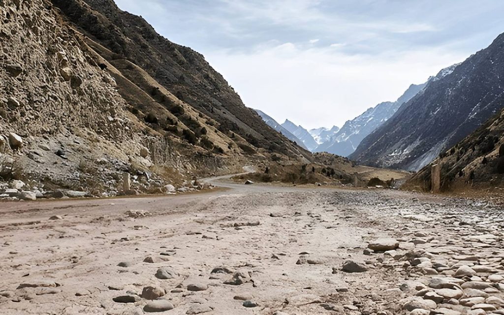 Venturing on gravel road is among the common types of off-roading in the uae