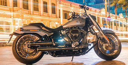 دراجة هارلي ديفيدسون سوداء