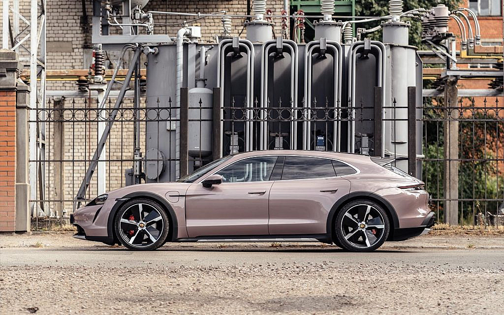 سيارة بورش تايكان كروس توريزمو 